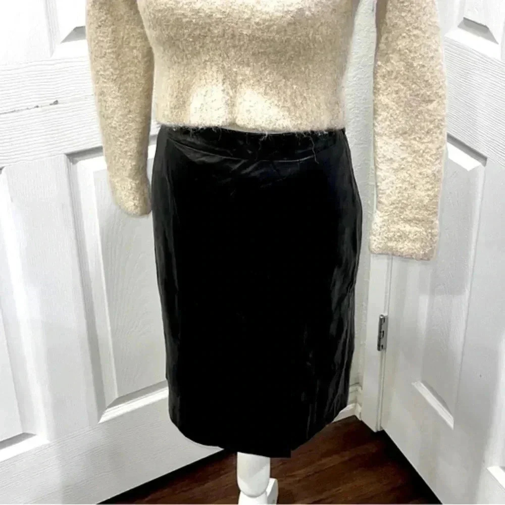Chaus New York Faux Leather Skirt with slit black/ versatile